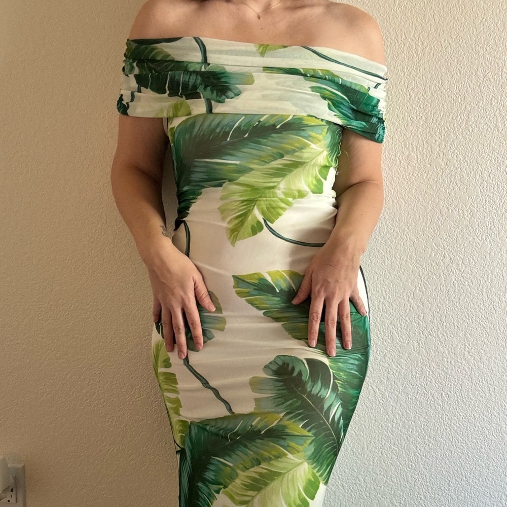 Tropical Green Leaf Print Off-Shoulder Dress